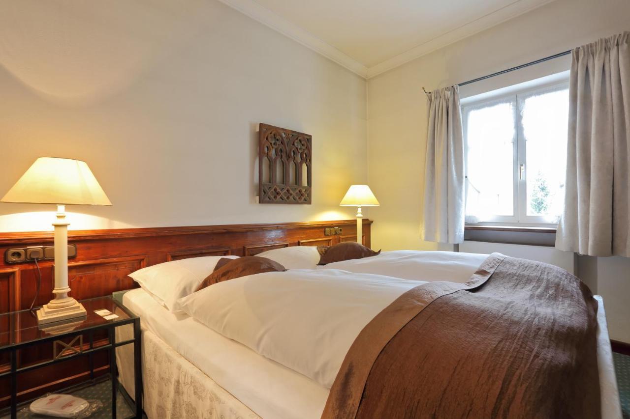 Romantik Hotel Zur Schwane Volkach Bagian luar foto